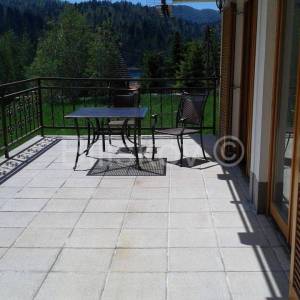 Lokve, imanje uz obalu Lokvarskog jezera.