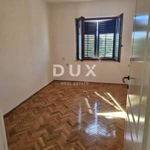 LOVRAN, CENTAR - 3 sobni stan na super lokaciji