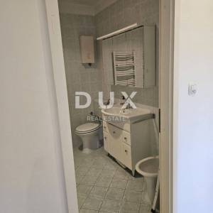 LOVRAN, CENTAR - 3 sobni stan na super lokaciji