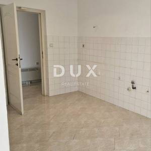 LOVRAN, CENTAR - 3 sobni stan na super lokaciji