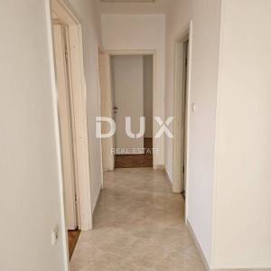 LOVRAN, CENTAR - 3 sobni stan na super lokaciji