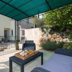 LOVRAN, LIGANJ - Kuća s vrhunskom okućnicom i panoramskim pogledom na more