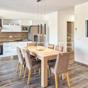 Luksuzan apartman na Korčuli s pogledom na more, 125,75 m2