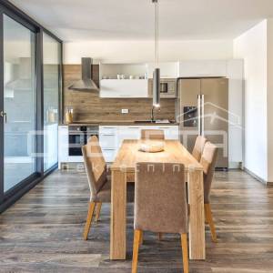 Luksuzan apartman na Korčuli s pogledom na more, 125,75 m2