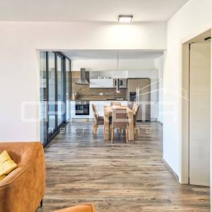 Luksuzan apartman na Korčuli s pogledom na more, 125,75 m2