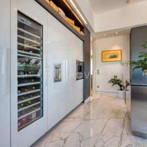 Luksuzan penthouse 440m2, garaža 80m2, lift, terasa