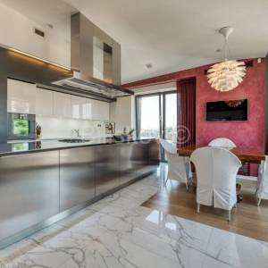 Luksuzan penthouse 440m2, garaža 80m2, lift, terasa
