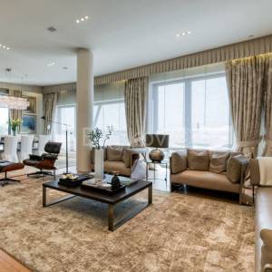 Luksuzan penthouse 440m2, garaža 80m2, lift, terasa