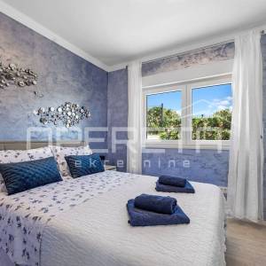 Luksuzna kuća s velikom okućnicom, Šibenik- Bilice