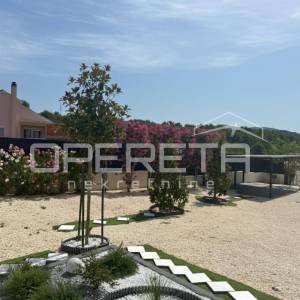 Luksuzna kuća s velikom okućnicom, Šibenik- Bilice