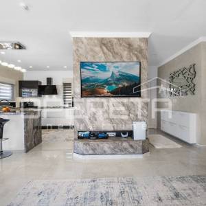 Luksuzna kuća s velikom okućnicom, Šibenik- Bilice