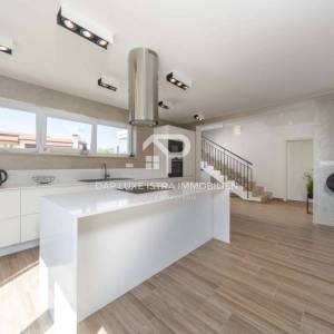 Luksuzna vila od 283m2 s bazenom i saunom nedaleko Poreča 