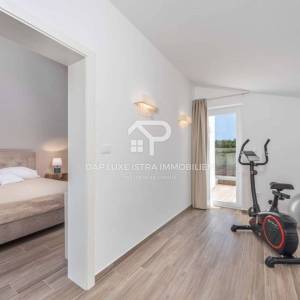 Luksuzna vila od 283m2 s bazenom i saunom nedaleko Poreča 