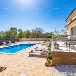 Luksuzna vila s bazenom na prodaju – Istra, okolica Barbana