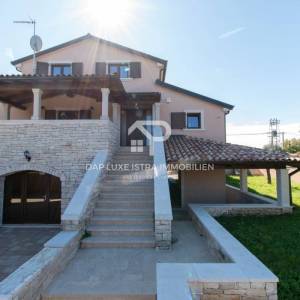 Luksuzna vila s bazenom u okolici Poreča 450m2