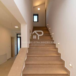 Luksuzna vila s bazenom u okolici Poreča 450m2