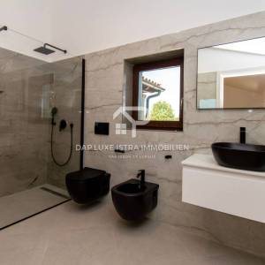 Luksuzna vila s bazenom u okolici Poreča 450m2