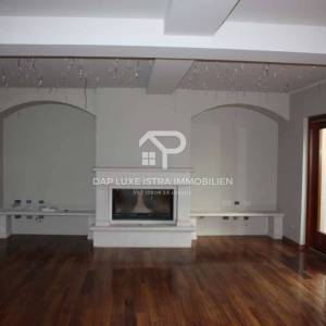 Luksuzna vila s bazenom u okolici Poreča s pogledom na more