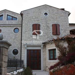 Luksuzna vila s bazenom u okolici Poreča s pogledom na more