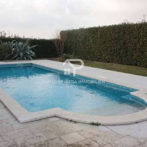Luksuzna vila s bazenom u okolici Poreča s pogledom na more