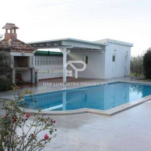 Luksuzna vila s bazenom u okolici Poreča s pogledom na more