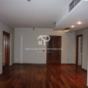 Luksuzna vila s bazenom u okolici Poreča s pogledom na more