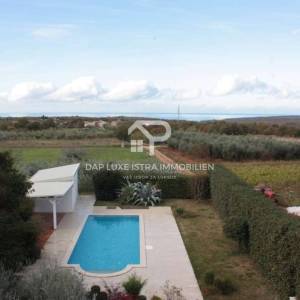 Luksuzna vila s bazenom u okolici Poreča s pogledom na more