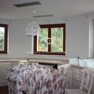 Luksuzna vila s bazenom u okolici Poreča s pogledom na more