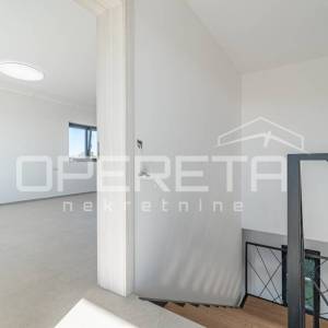 Luksuzna vila s zadivljujućim pogledom na more uronjena u prirodu.