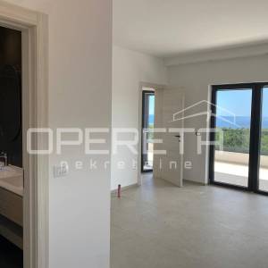 Luksuzna vila s zadivljujućim pogledom na more uronjena u prirodu.