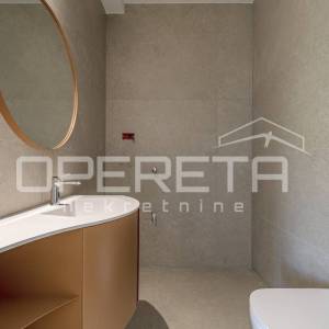 Luksuzna vila s zadivljujućim pogledom na more uronjena u prirodu.