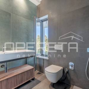 Luksuzna vila s zadivljujućim pogledom na more uronjena u prirodu.