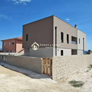 Luksuzna villa ,kompleno namještena s bazenom i panoramskim pogledom