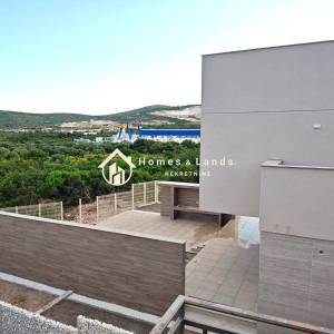 Luksuzna villa ,kompleno namještena s bazenom i panoramskim pogledom