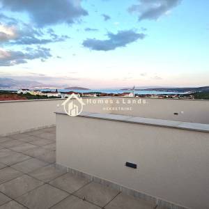 Luksuzna villa ,kompleno namještena s bazenom i panoramskim pogledom