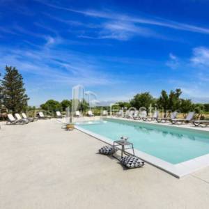 LUKSUZNA VILLA S 13 SOBA+BAZEN