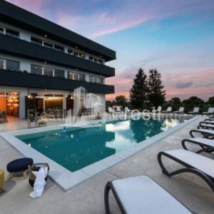 LUKSUZNA VILLA S 13 SOBA+BAZEN