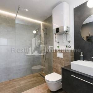 LUKSUZNA VILLA S 13 SOBA+BAZEN