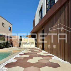 Luksuzni stan u Ninu s dvorištem, saunom i punionicom, stan A1