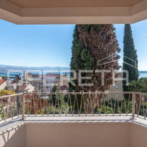 Luksuzni stan za najam u centru Opatije s balkonom i garažom