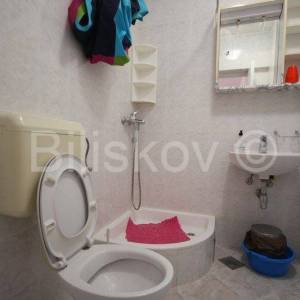 Makarska, centar, prodaja, dio kuće, 4 apartmana