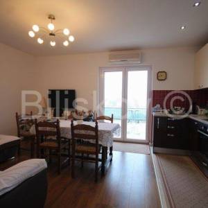 Makarska, centar, prodaja, dio kuće, 4 apartmana