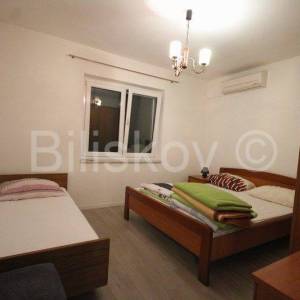 Makarska, centar, prodaja, dio kuće, 4 apartmana