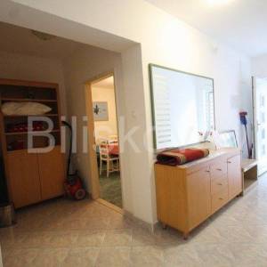 Makarska, centar, prodaja, dio kuće, 4 apartmana