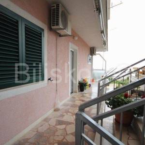 Makarska, centar, prodaja, dio kuće, 4 apartmana