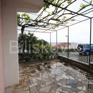 Makarska, centar, prodaja, dio kuće, 4 apartmana