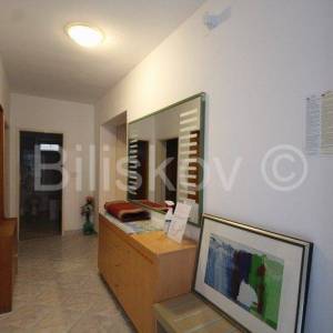 Makarska, centar, prodaja, dio kuće, 4 apartmana