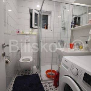 Makarska, centar, prodaja, dio kuće, 4 apartmana