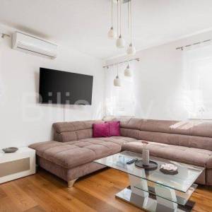 Makarska jednosoban stan 47,5 m2, parking 13,5 m2