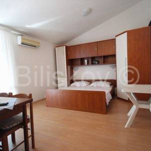 Makarska, kuća na 4 etaže, nekoliko stambenih jedinica